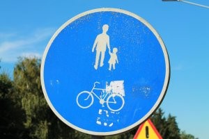Причудливые знаки, к которым требуется пояснительная бригада