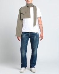 Куртка для однорукого. Почему модель двурукая? Непорядок.