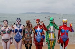 Они всё равно там одетые. 
Ну, или морду прячут. Потому всё равно не узнаете или не опознаете. 
)))