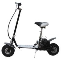 Это не электросамокаты, это бензосамокаты. Или мотосамокаты. Короче мопеды в форме самоката (или даже мотороллерами можно назвать). А то, что владельцы поснимали сидушки для более острых ощущений - ну вот и получили, что хотели.