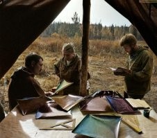 Аэрофотоснимки и топокарты выдавались под расписку. Для дешифровки аэрофотоснимков были такие стереолупы на подставке. А теперь копку нажал и зырь, хоть Зырянку, хоть Занзибар или Конотоп. 
Да, раньше всё лучше было.