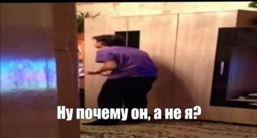 Рэпер Дрейк раздавал доллары в стрип-клубе, а потом дал 50 тысяч долларов фанату, которого бросила девушка