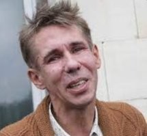 Надо было сказать его отцу...
