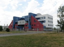 Индия, Испания.... Вот вам военкомат Зеленоградский....
Выкидыш архитектурный....