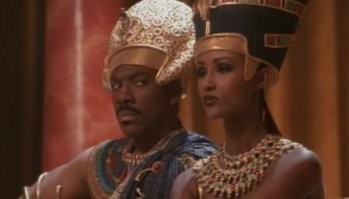 А клип I remember the time все помнят? Там тоже было топ модель Иман и Эдди Мерфи в роли фараона. А еще приглашен был Мэджик Джонсон. И, по правде говоря, мне клеопатра понравилась больше, чем Наоми =)