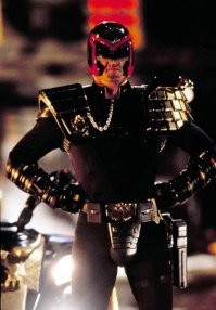 Не пытайтесь смотреть на это с точки зрения практичности. Просто вспомните во что одевают полицейских и солдат в кино.