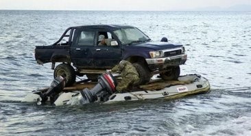 Рабочие случайно утопили каток