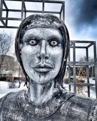 А интересно , скульптор Аленки и автор этого шедевра , они что , в одной академии учились ?