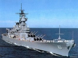 Конгрессмен поздравил флот США открыткой с российским кораблём