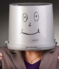 Нет предела совершенству: губастая девушка-фрик решила увеличить ещё и скулы