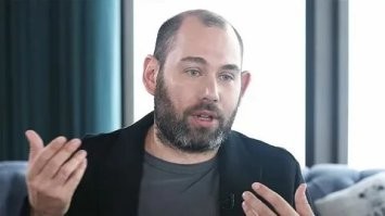 чет в этом мылльном фото я слепакова узнаю