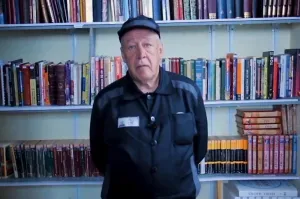 Миша ведь больной
-------------
Судя по распухшей роже,он здоровее всех здоровых.Жрёт ,пьёт,книжки читает кусок говна.
А охлобыстин тот ещё мудак,старое говно пытается замазать добрыми делами.