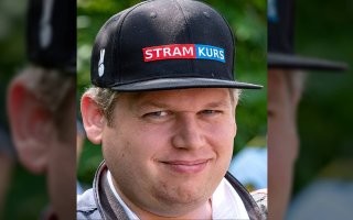 Вот этот вот даун Расмус Палудан, растолкует родным убитых, почему он начал именно по шведам шмалять...