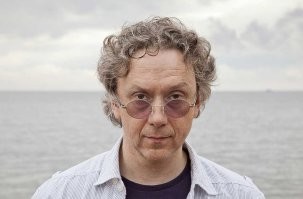 Предлагаю кандидата на роль в нашей киноверсии, буде кто-то озаботится снять. Чуть подмандить - одно лицо будет.