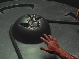 Отправимся в полет над марсианским лабиринтом Ночи?