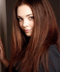 Ну когда не размалёванная - нормальная же вменяемая девка !