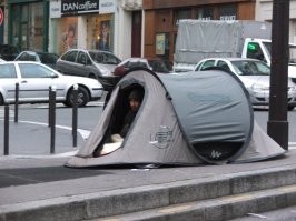 Сделал фотку в центре Парижа в середине 2000-х