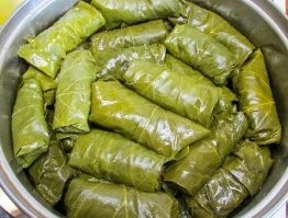 Нам виноградные листья как то ближе и вкусней. Долма, в общем...