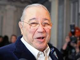 Из "Такси" - в узбекскую рекламу: Сами Насери снялся в ролике про авто и фастфуд