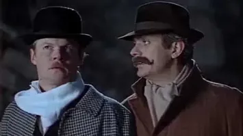 Собака пришла на помощь овцам, попавшим в беду