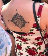 Красноярского художника оштрафовали за "тату" на игрушке-неваляшке