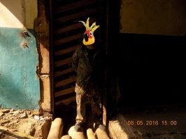 Похожее (только поменьше) хранилище, Болбасово (Орша) Беларусь. Толщину дверей меряли "попугаями" (для сравнения). Кроме откатных, были ещё и сдвижные ворота.