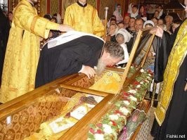 Толи дело наше скрепное РПЦ и трупопоклонение.