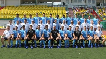 Уф! Я сразу за наших мужиков стал переживать, аж сердце схватило! Смотрю - ан, нет, у них все в порядке с расизмом!:)))