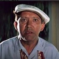 "Похож на влюблённого подростка". В сети обсуждают Тима Бёртона целующего Монику Беллуччи