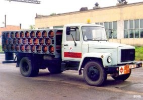 Людей жалко. За что?
 Отличается перевозка, да?