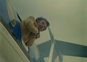 В Пензе женщина устроила скандал в автобусе, а после вышла из окна