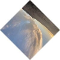 небо шепчет земле, вот так надо было фотку размещать.. 
как было непонятно