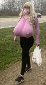 Теперь понятнее стала история с учителем труда из Канады.