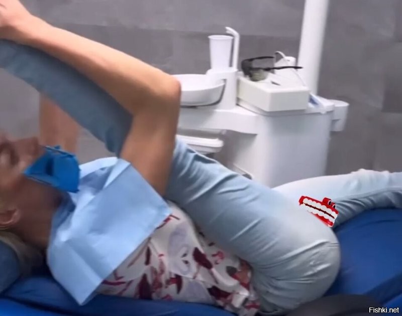 "Немного разминаюсь!": Анастасия Волочкова посетила стоматолога