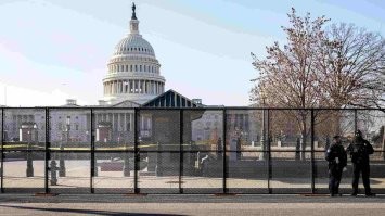 "...Высокие заборы, те самые high fences, в США показатель неблагополучного опасного района..."
