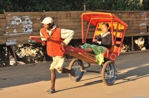 Зачем изобретать вел, самокат, для заработка частным извозом. Всё уже давно придумано до них.