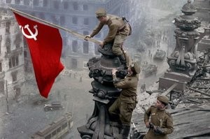 Пора возвращать традиционный русский флаг!

Большевики возвращаются!