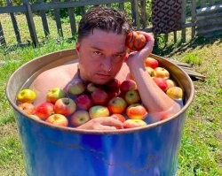 Травма на всю жизнь. Теперь батя там лечит похмелье.