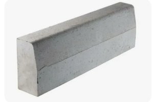 Две девушки совершили воровство в парадной