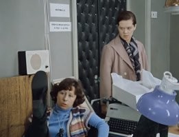 Очень вызывающе! Я бы такую не взял! Да и накладно...6х6-Шесть покрышек, 700 л/с-жрет много+налог больше сотки...