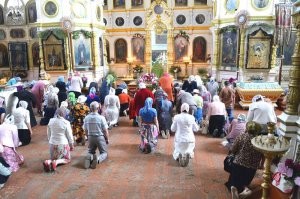 Из церкви. Всю ночь молилась