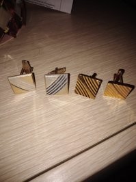 Допускаю, по этому и написал что похоже. Но у меня все запонки с поворотными застёжками.