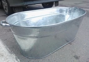 Я смотрю, что-то клумбочки до боли знакомые. Сначала детство золотое. вспомнил, но эцих победил - более свежие воспоминания. Тырят ихние дизайнеры нашинский дизайн и не краснеют, и отступных не плотят!