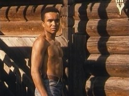 А как можно быть не русским, если ты родился в России )))