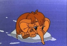 Медвежонок пытается добраться до мамы