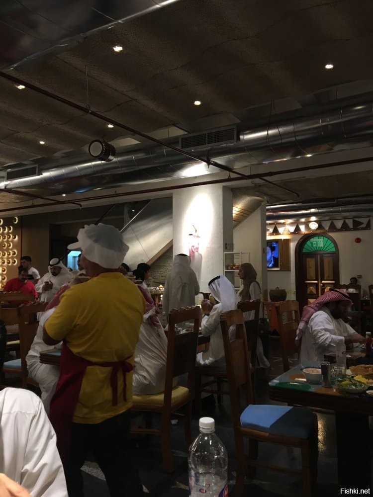 Ресторан Фридж Суайлех,  ближневосточной кухни и Афганский ресторан.
Запад Абу Фатира Кувейт...