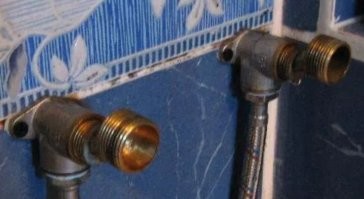 Может и так. Но переходники "подстроечные" есть. 
Ну или "немножко труба шатал". :)