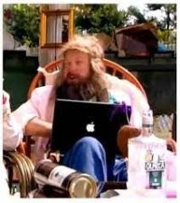 Там самый большой улов был $14. Одежда с вытяжками дороже будет. Это что-то вроде нашей помойки на Рублёвке.