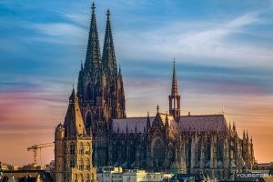 Кёльнский собор. Почти 700 лет