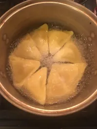 Расположение может и правильное,а вот форма не одинаковая.Незачёт.